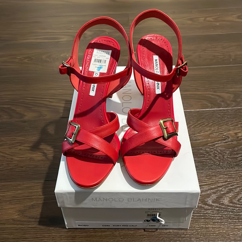Brand new red leather Manolo Blahnik  heels size 40 1/2 fits size 9 to 9 1/2